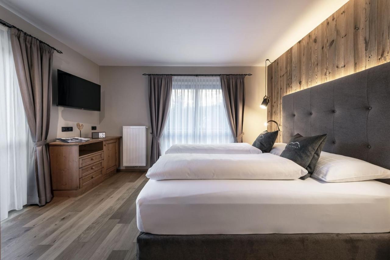 Hotel Dosses Тирес Екстериор снимка