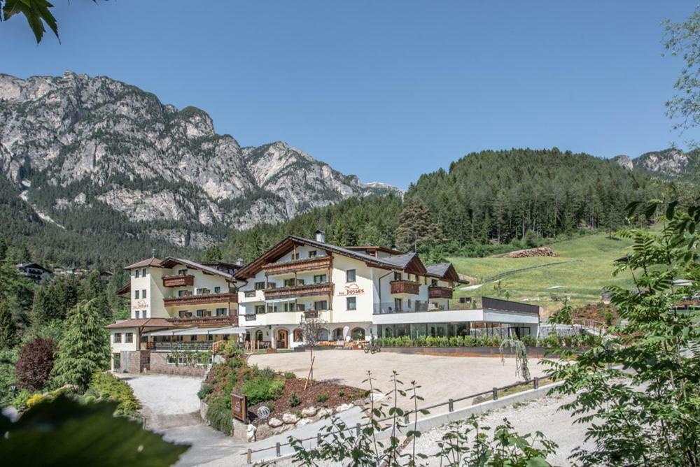 Hotel Dosses Тирес Екстериор снимка
